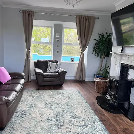 Cheerful Countryside Cottage Vakantiehuis