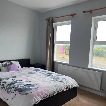 Vakantiehuis Cheerful Countryside Cottage Drehidnaraga Bridge