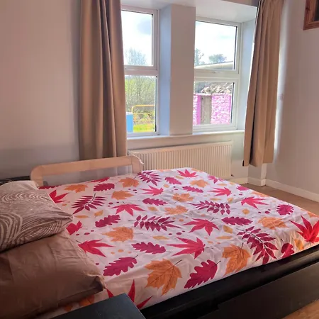 Cheerful 3-bedroom Semesterbostad *