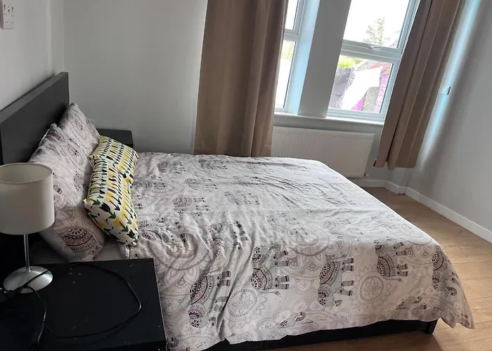 Cheerful Countryside Cottage *