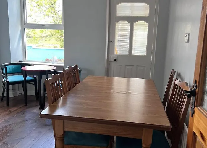 Cheerful Countryside Cottage * Drehidnaraga Bridge