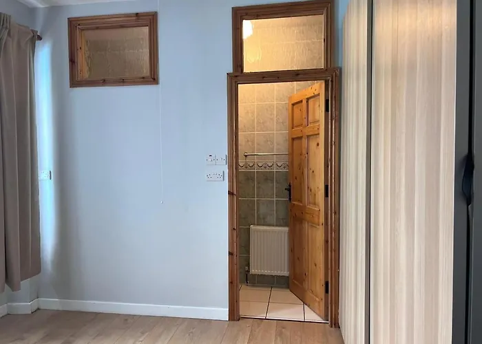 Vakantiehuis Cheerful Countryside Cottage